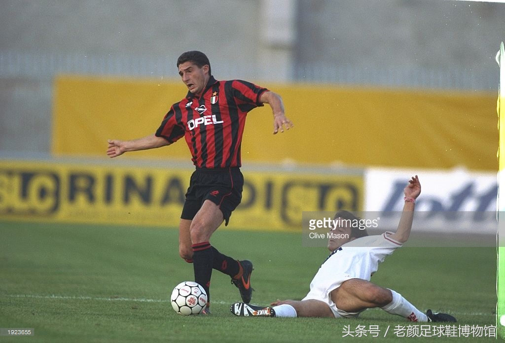 what足球,what鞋是什么牌子