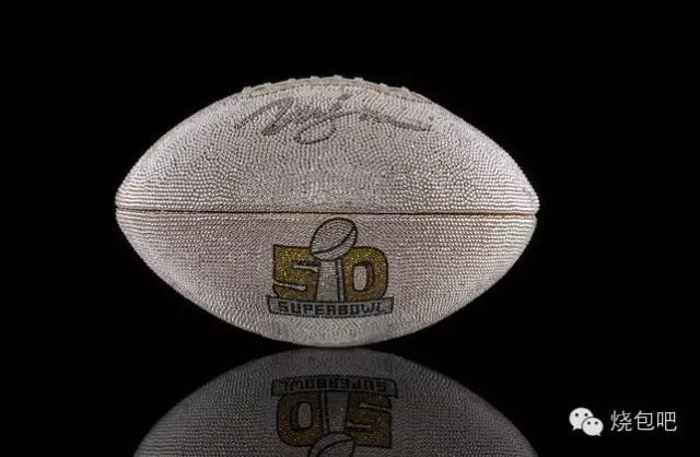 唯物｜情人节倒计时，去看50个潮牌出的超级碗纪念球，独一无二