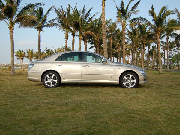 v6后驱凯美瑞,v6后驱推背感