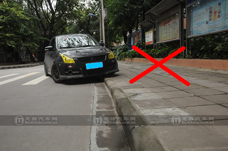 底盘防托底,底盘低过坑技巧