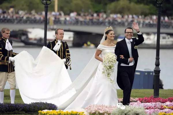 现在还有王子爱上灰姑娘？女招待、女兵、未婚生子戏码不要太多哦