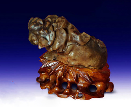 红碧玉与鸡血红的区别,什么颜色的和田碧玉最贵