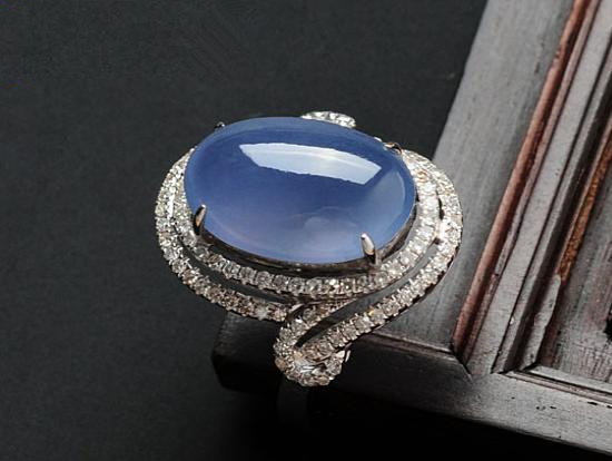 粉色紫罗兰翡翠,女人喜爱的珠宝