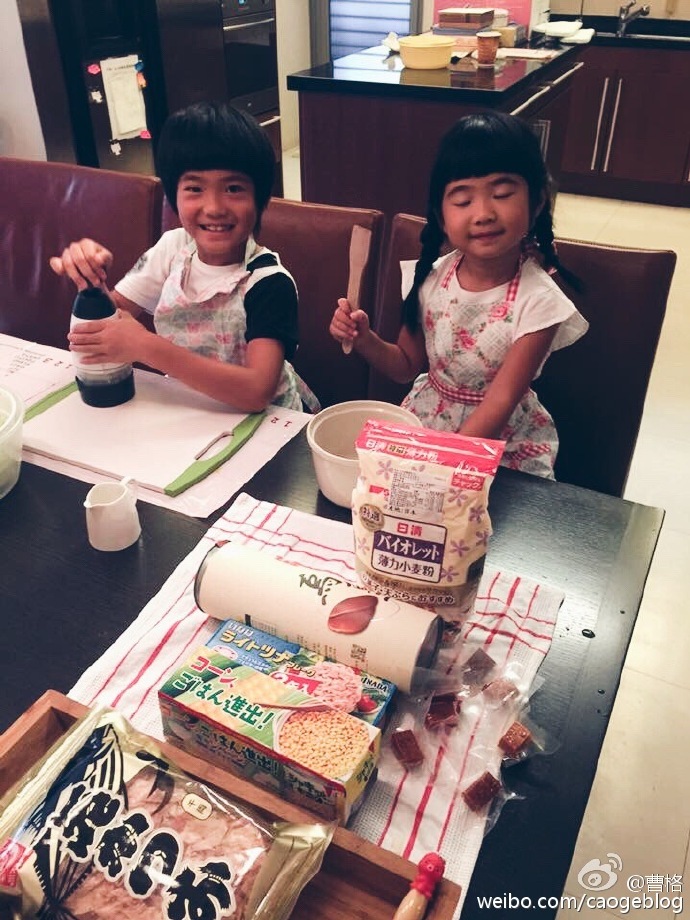 贝儿杨阳洋费曼摘菠萝,爸爸去哪儿贝儿杨阳洋费曼