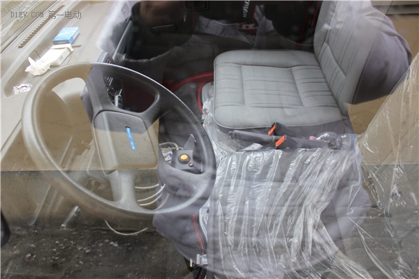 蜜月旅行惊现知豆比亚迪，顺着德法瑞意饱览欧洲的新能源汽车