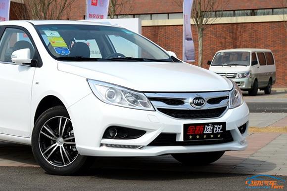 先睹为快比亚迪e5纯电动汽车全网首测