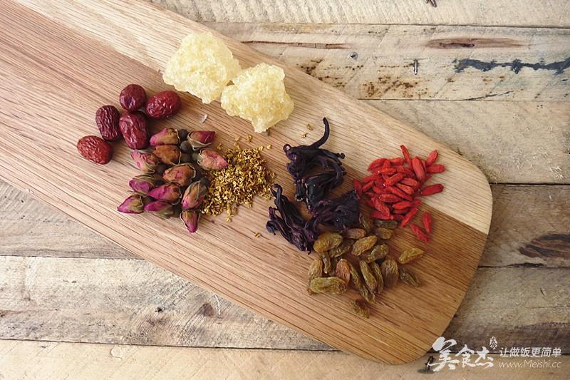 暖身暖心——补血养颜花果茶