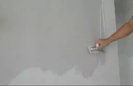 墙面刚装修完裂缝怎么回事,装修一年后墙面开裂怎么办