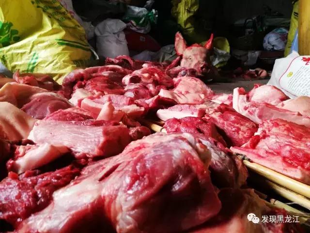 现场实拍农村一家人杀年猪全过程,东北农村真实生活杀年猪