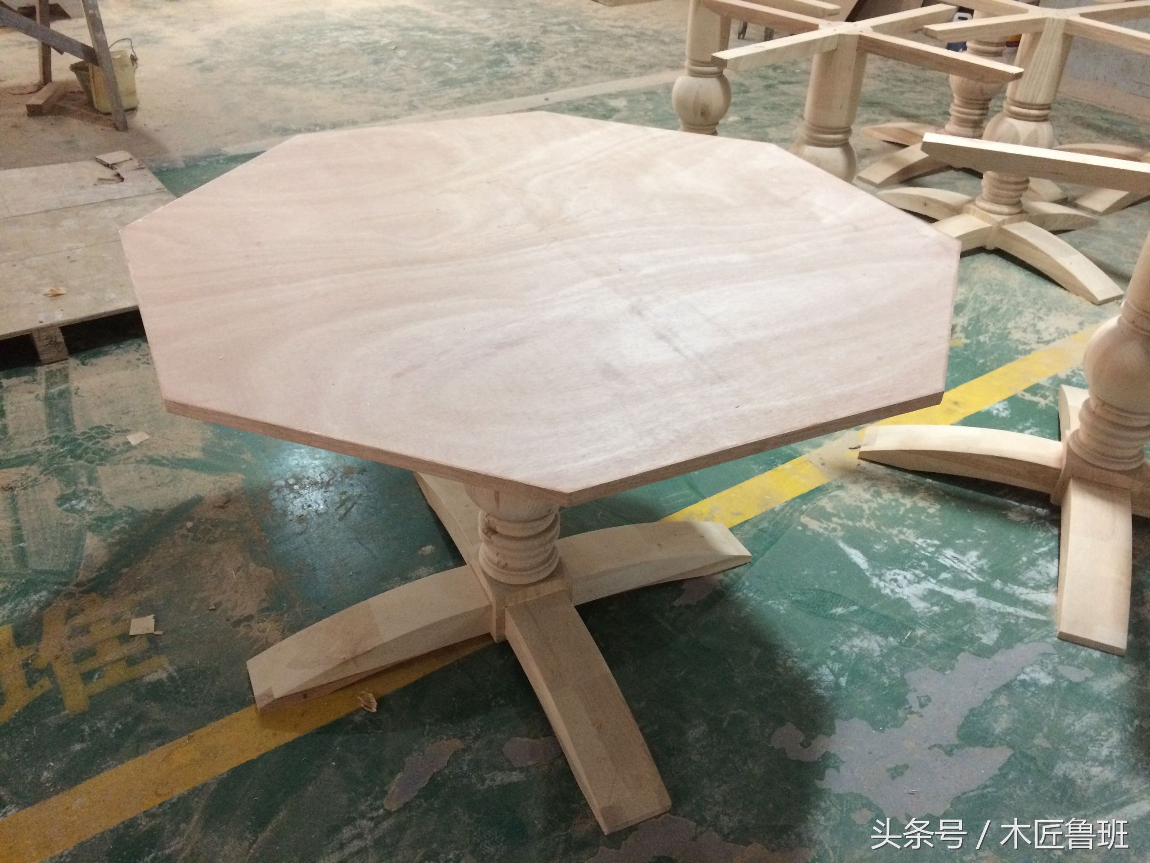 榫卯圆餐桌设计与构造图解,轻奢风格圆形实木餐桌效果图