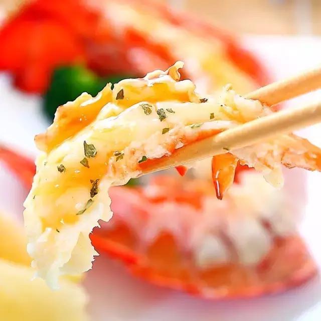 好看得不像实力派的虾贝勒，春晚和您聊聊小龙虾