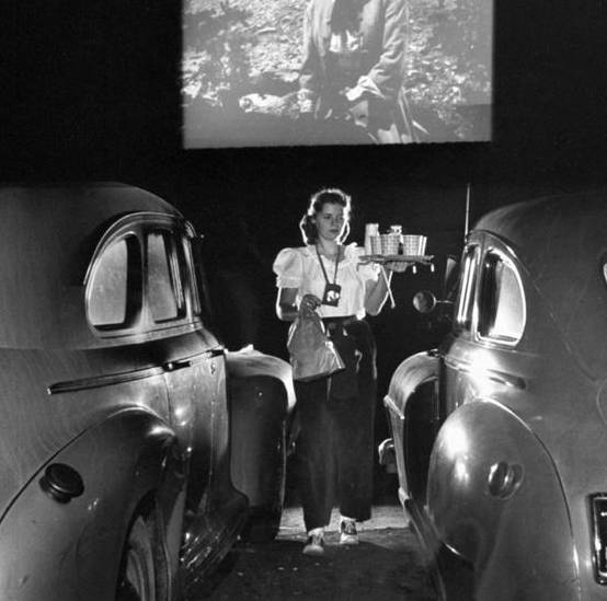 世界第一辆汽车电影是什么名字,世界上第一部汽车电影院