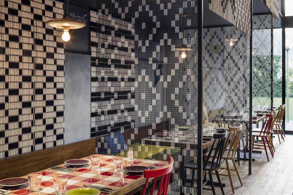 “家以外的家”繁花似锦–巴塞罗那花园餐厅