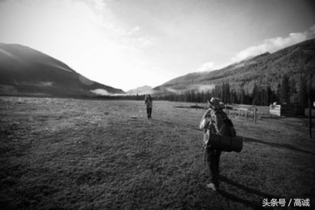 走最难走的路才是人生的上坡路,走最难走的路下一句