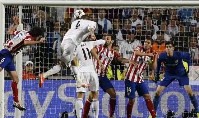 拉莫斯背手防守,拉莫斯的经典防守