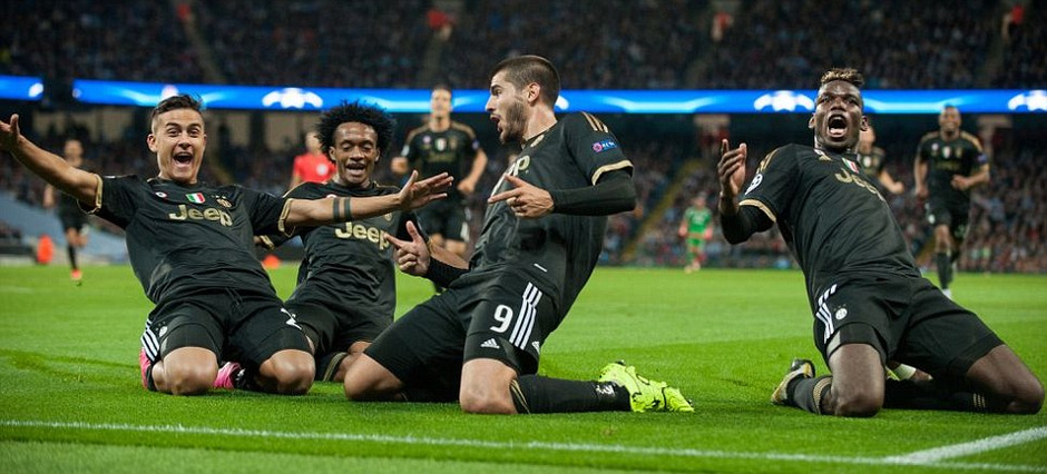 足坛十大经典庆祝动作,足坛十大惊人庆祝动作