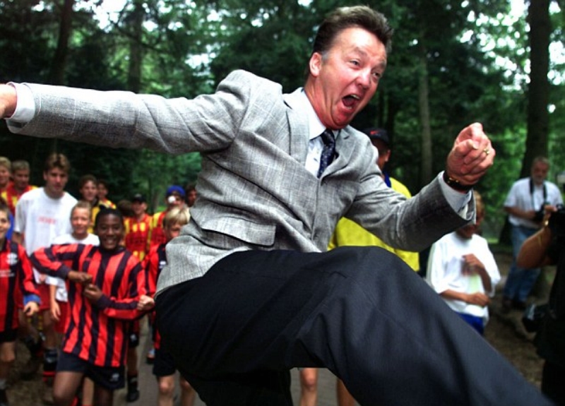 范加尔是不是穆里尼奥的师傅,狂人与范加尔