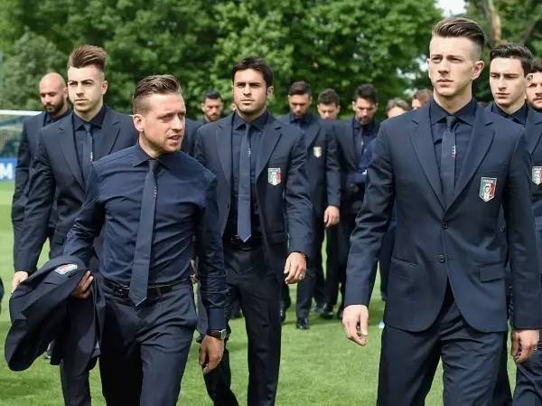 球星穿西装最帅,足球运动员穿西装最帅