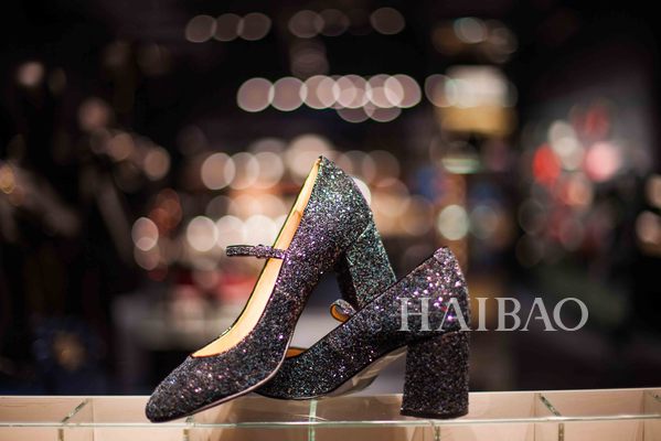 细节点靓魅力时尚，UrbanRevivoAccessory首家精品配饰店盛大开幕！