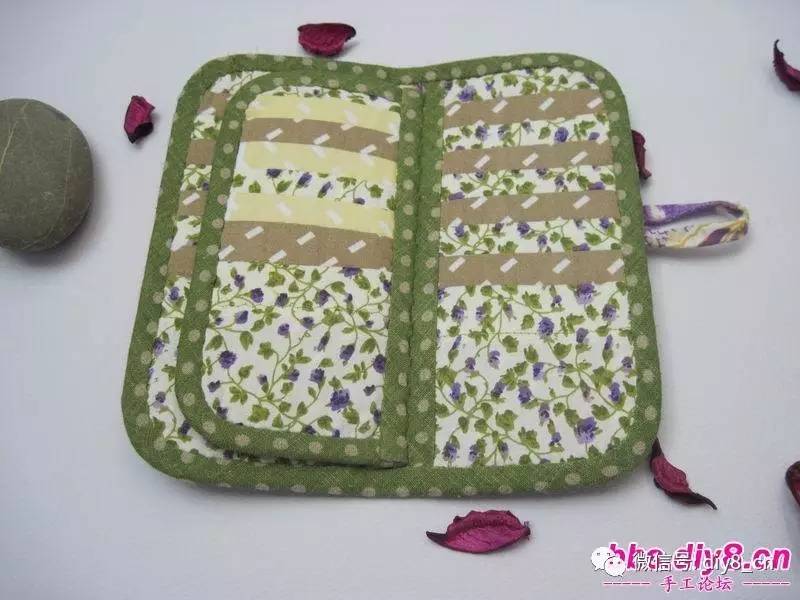 「百合幽兰」一款今年最流行草木绿色超多卡位的钱包教程，你来不来学？