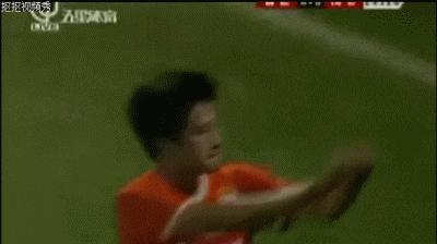 世界足坛名场面c罗背着莫德里奇,世界足坛名场面c罗