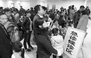 孕妇戴医用手套产检,为什么现在的孕妇要检查那么多