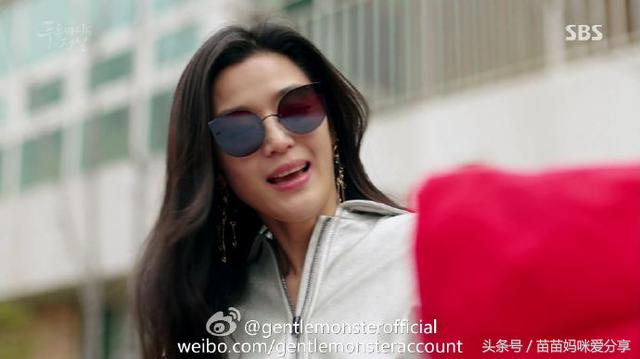 李小璐最新自拍照片,李小璐晒自拍美照镜头电眼妆容