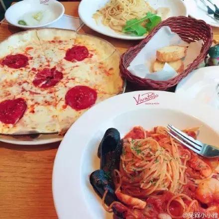 等有钱了，追到韩国欧巴们的店里来场美妙的偶遇！