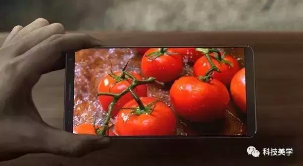 取消home键的第一款ipad,哪款手机也用home键