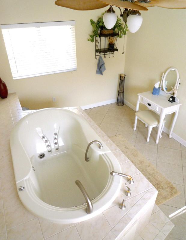 房间怎样安装整体浴室,家里装多功能浴室好吗