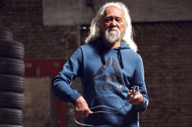 姚明锐步球鞋代言,锐步签约姚明带来多少收益