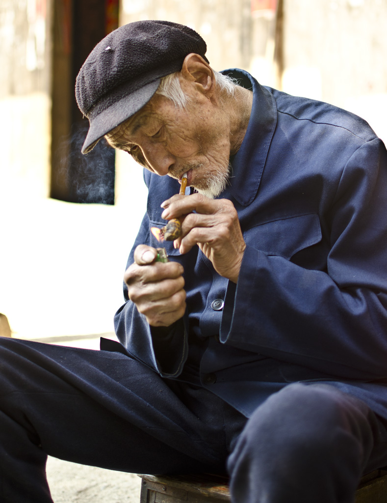 老人临终前说胡话的征兆,老人临终前说胡话了还能活多久