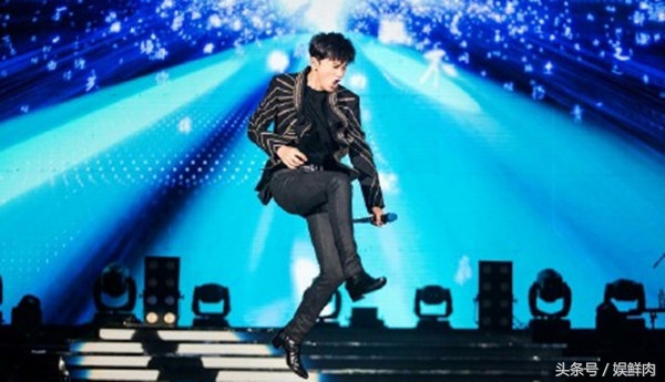 2020微博之夜王俊凯鹿晗张杰,王俊凯跳小熊舞