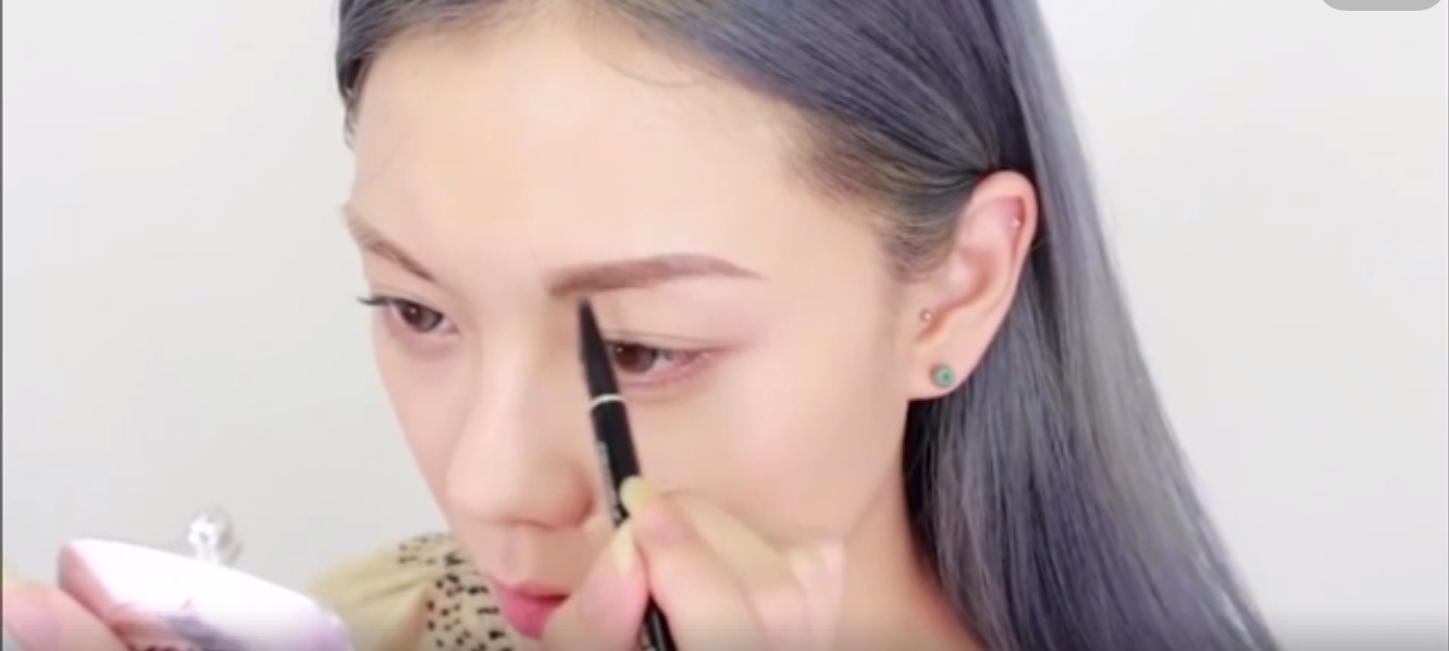 一款具有减龄效果的妆容,一款清新的女神妆容