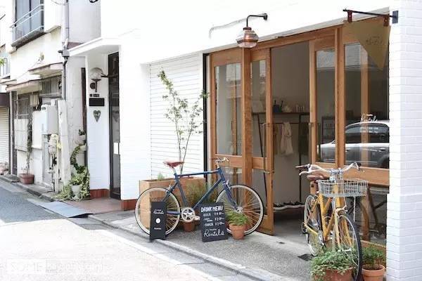 骑自行车很优雅,骑单车就得骑出优雅的感觉