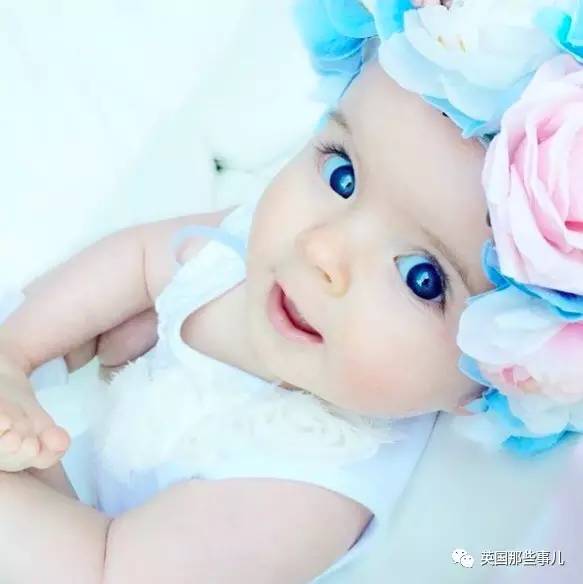 两岁能干嘛？人家的两岁……已经开始各种走秀代言了……