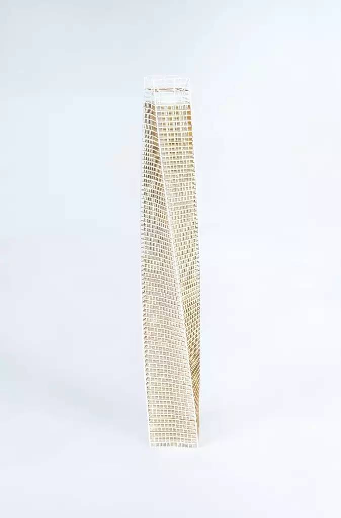 摩天大楼的浪漫 (浪漫的摩天大楼)