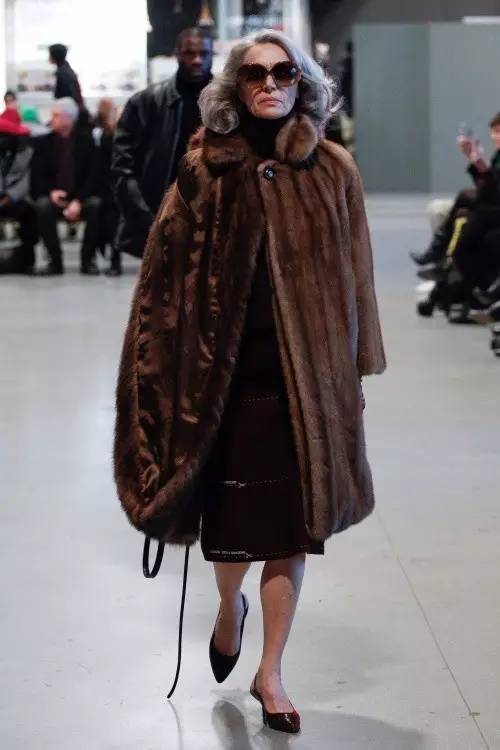 vetements最新款,vetements经典款