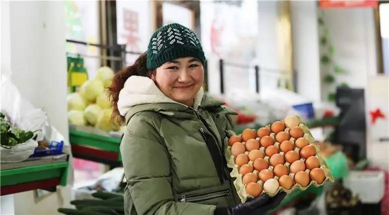 买水果就到合力超市里,买水果就到国民水果