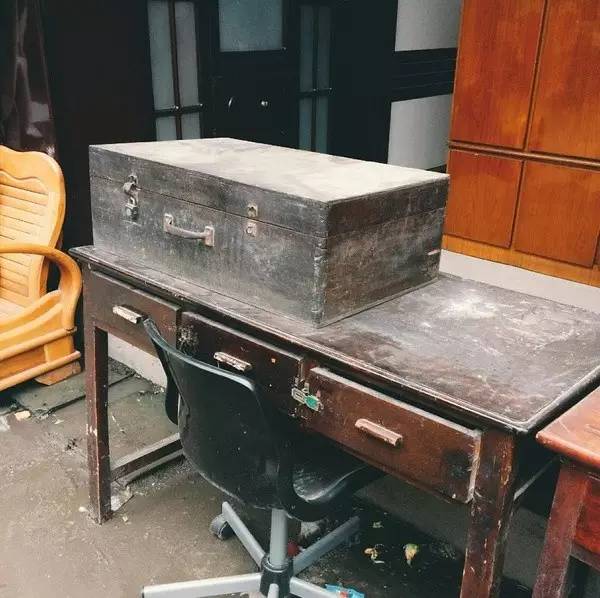 无底线提升千元出租屋品味，看90后美少年怎样活出无数人向往的样子……