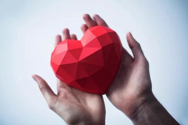 情人节礼物送什么小物件,情人节穷人送什么礼物比较好