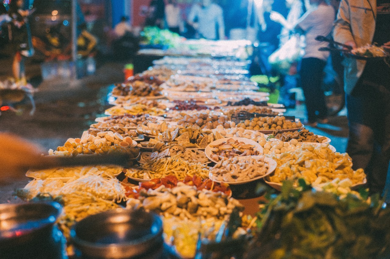 南宁夜晚摆摊生料粉,南宁柳沙夜市网红生料粉