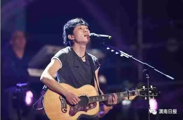 赵雷谈起成都这座城市,当赵雷的成都遇见孝感