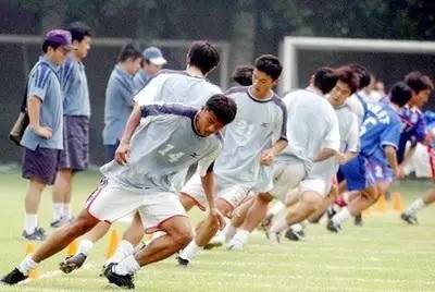 足球运动员假期结束如何恢复体能,足球比赛后如何恢复体能