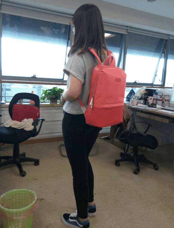 2021十款必买小众轻奢双肩包,质感超好厚实的纯色双肩包