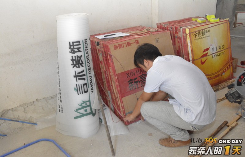 他拒绝业主抛出高薪去美国做工程监理的邀约，而是选择回北海