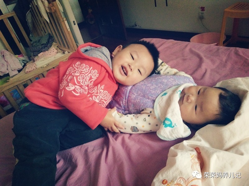 过年怎能不虐狗,逗比兄妹的年终总结