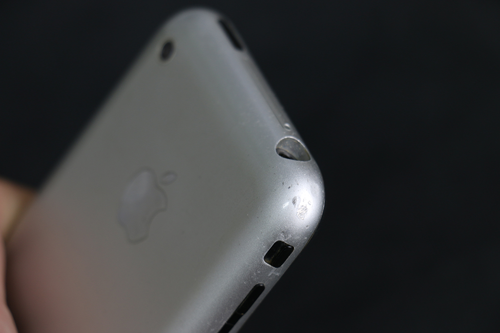 初代原版iPhone拍出高价,怀旧数码推荐