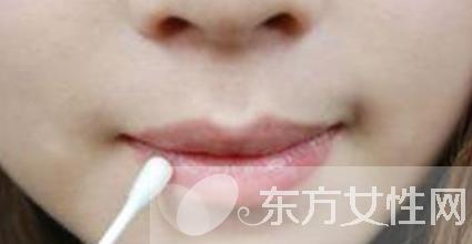 感冒嘴上起泡是什么原因,嘴上起泡是什么原因该怎么治疗