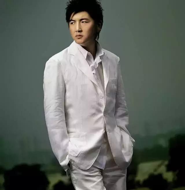 他较真、激情又平和,只为华语乐坛“第一男声”